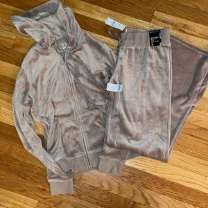 NY & Co Velour outfit